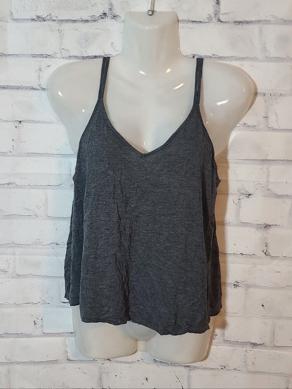 Tresics Gray V-Neck Sleeveless Lightweight Knit Tank Camisole Top M